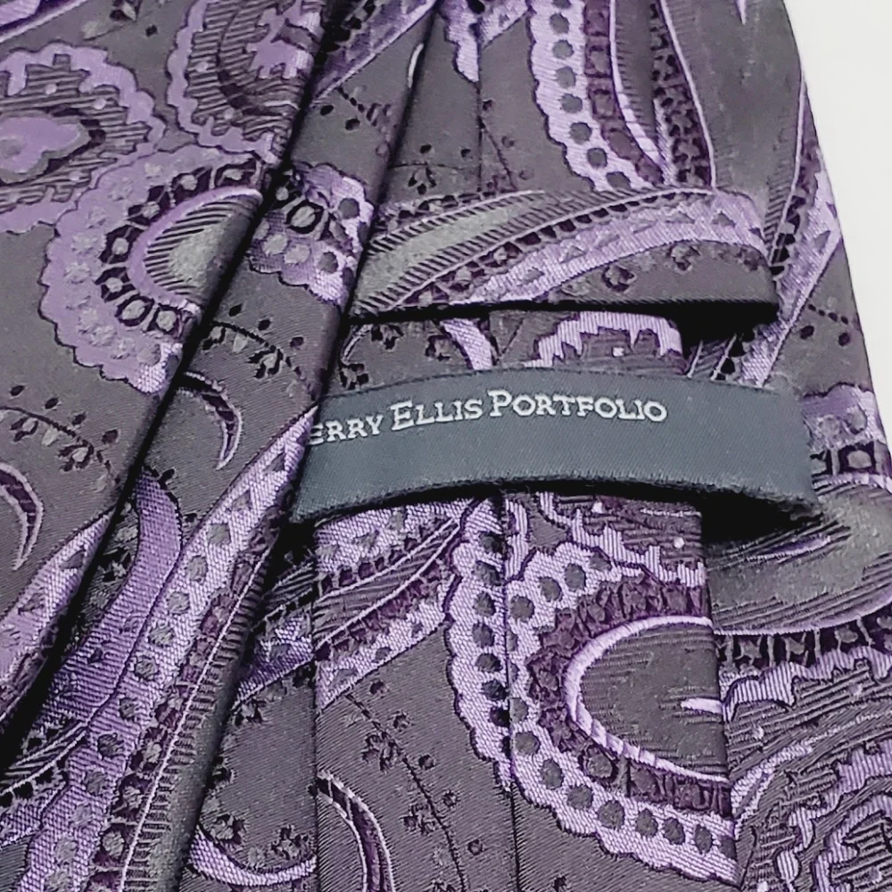 Perry Ellis Portfolio Purple Paisley Pattern Men's Silk Neck Tie Jacquard - Picture 3 of 5